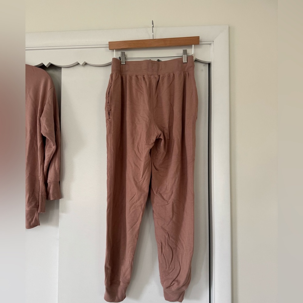 Luxome Essential jogger and tunic set - Picture 12 of 16